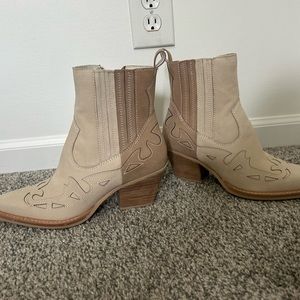 Dolce Vita western booties